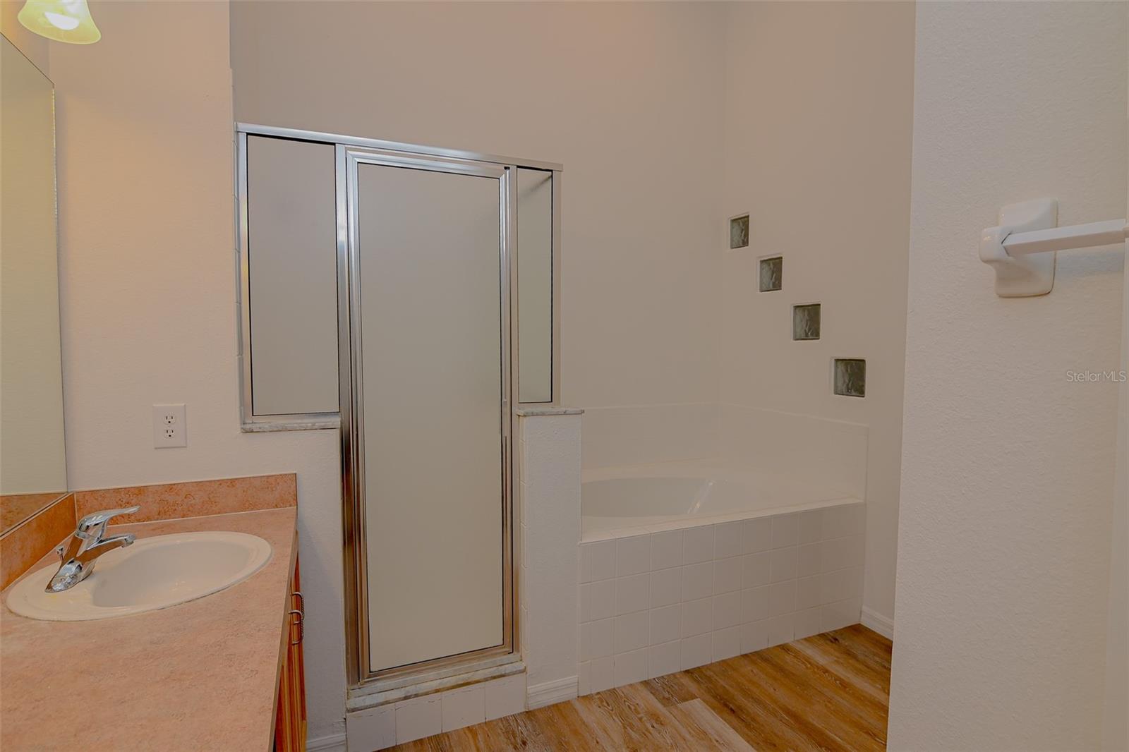 Image 14 of 23 For 928 Chanler Drive