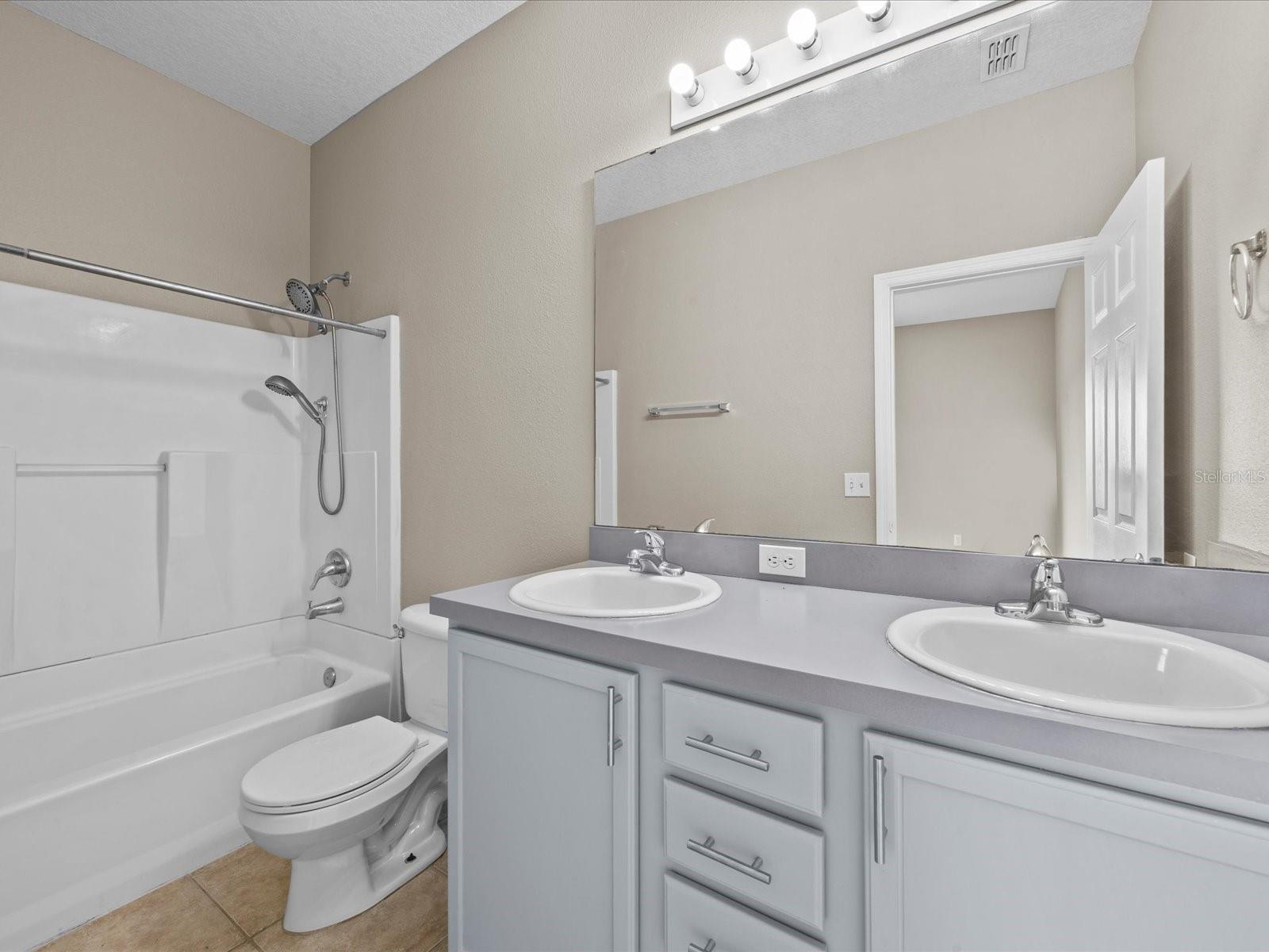 Image 16 of 28 For 17509 Blessing Drive