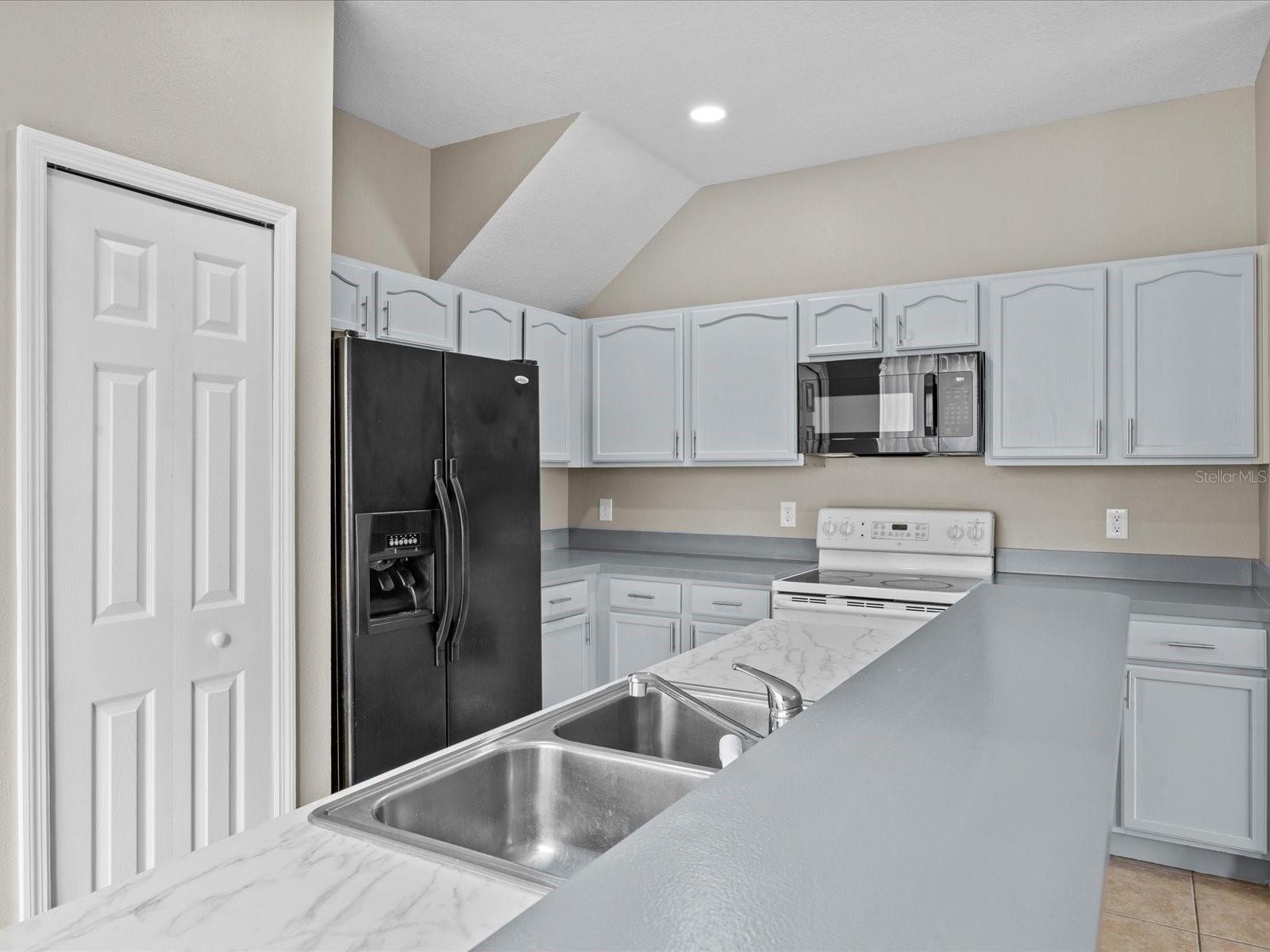 Image 6 of 28 For 17509 Blessing Drive