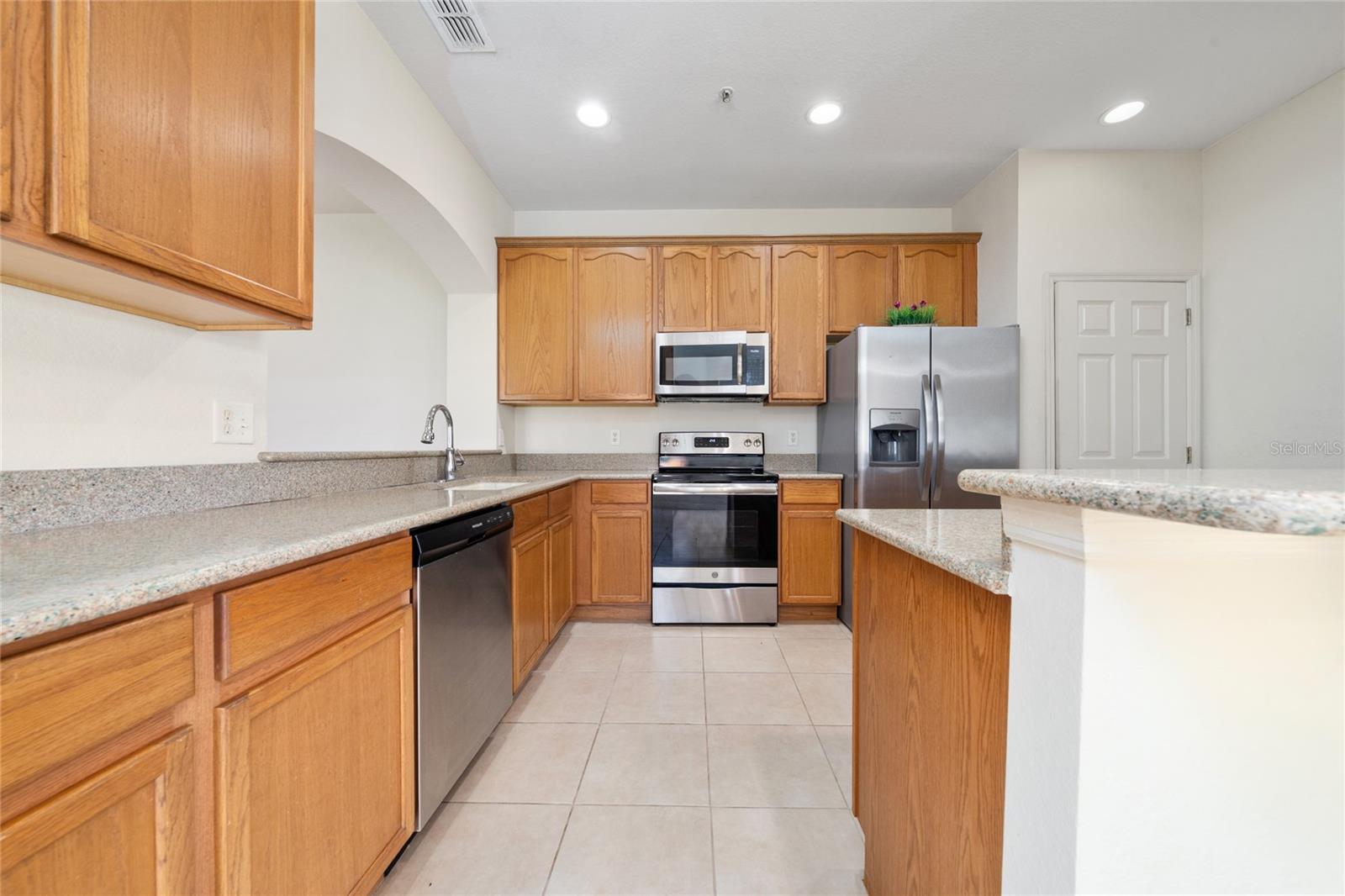 Image 10 of 36 For 2970 Ashland Lane S