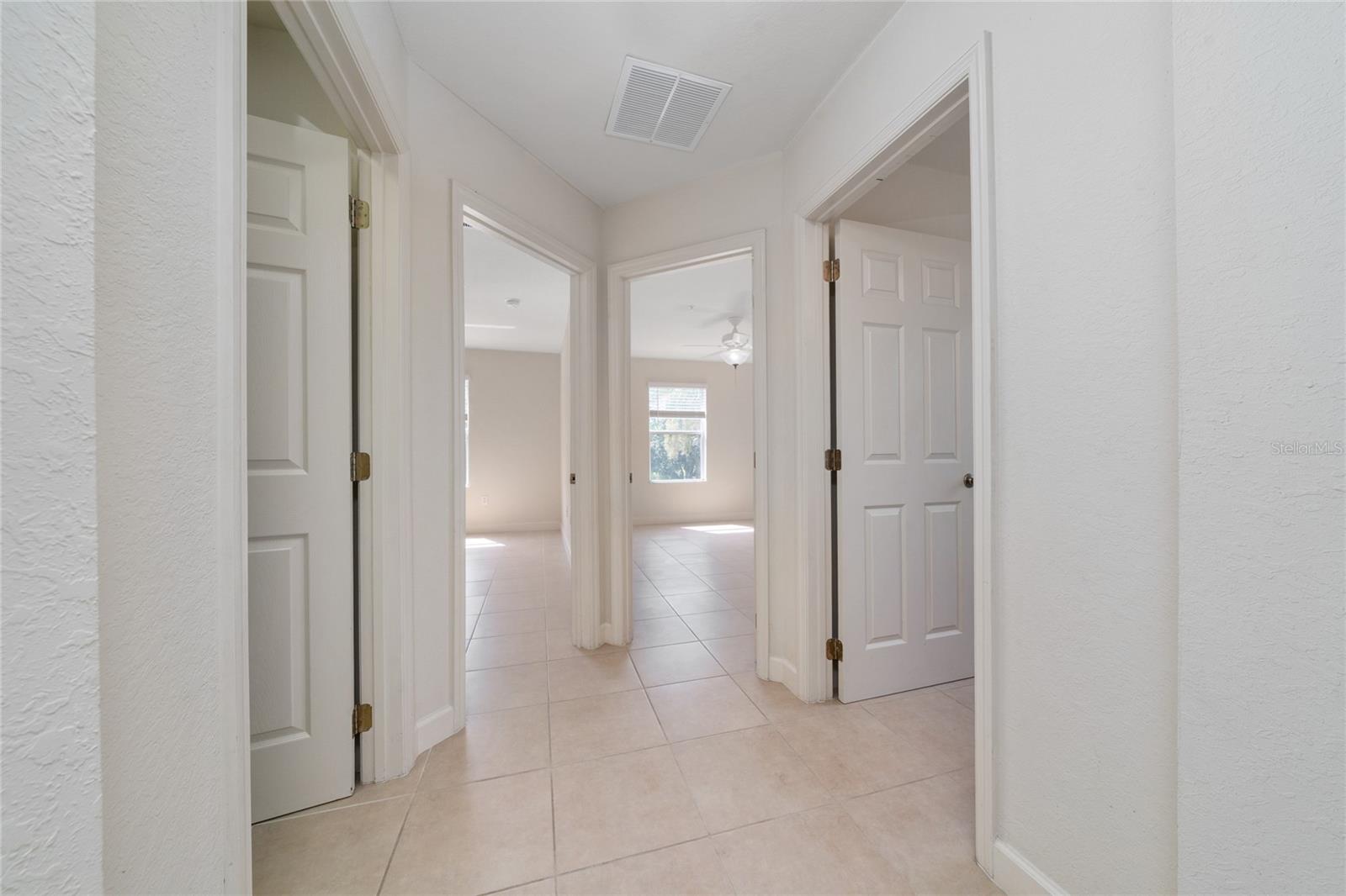 Image 17 of 36 For 2970 Ashland Lane S