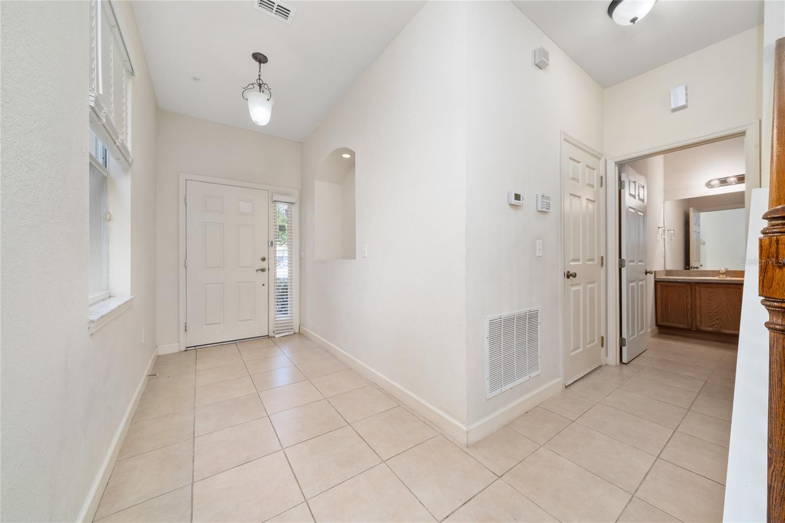Image 3 of 36 For 2970 Ashland Lane S
