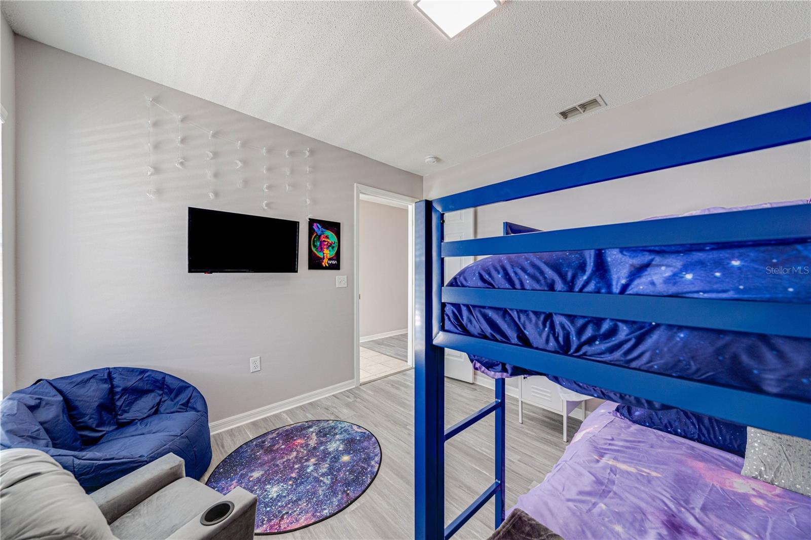 Image 21 of 61 For 680 Thousand Oaks Boulevard