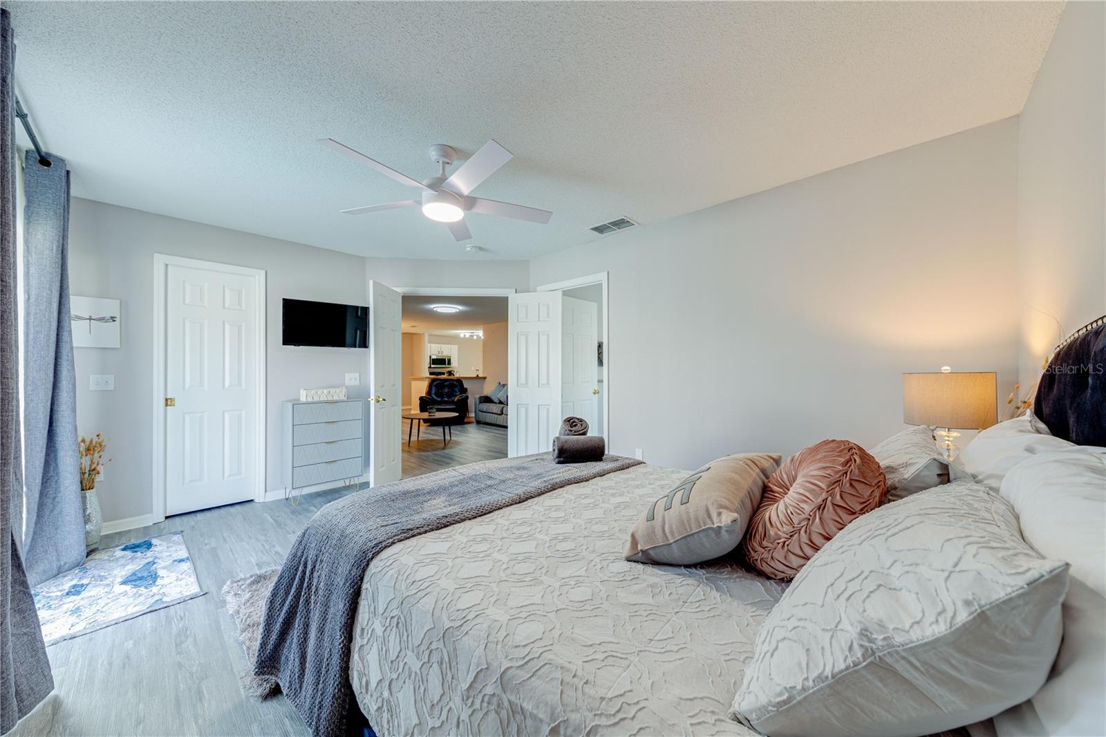 Image 37 of 61 For 680 Thousand Oaks Boulevard