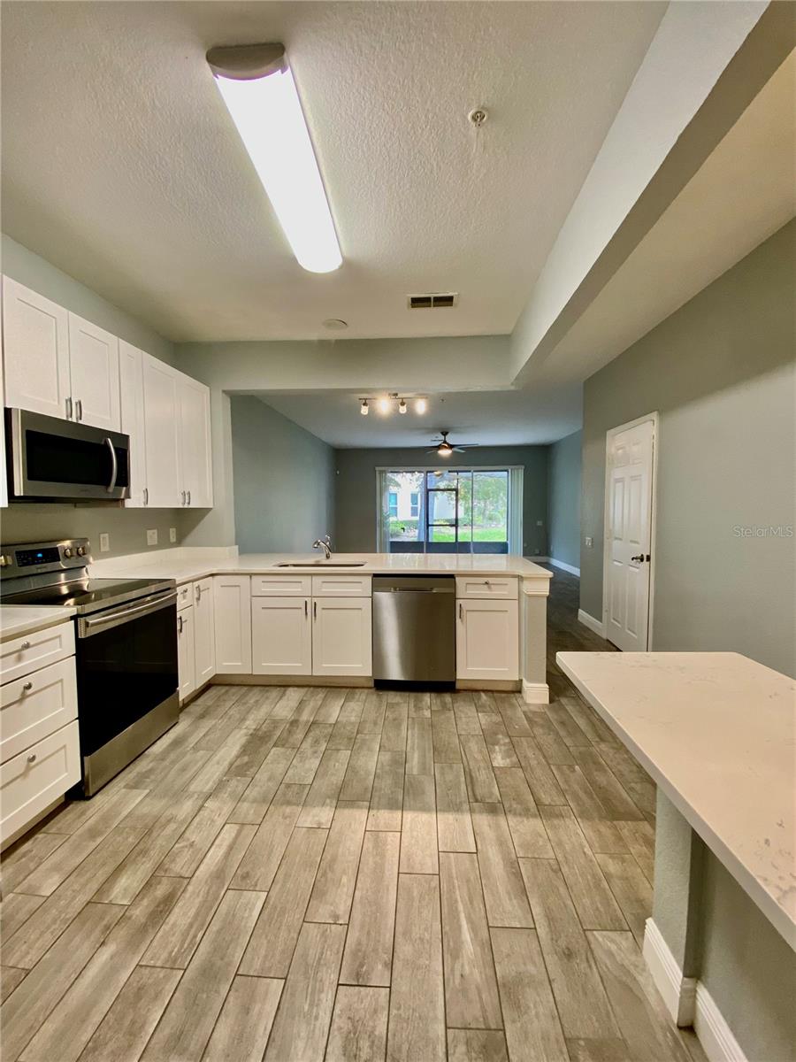 Image 3 of 19 For 6396 Daysbrook Drive 102