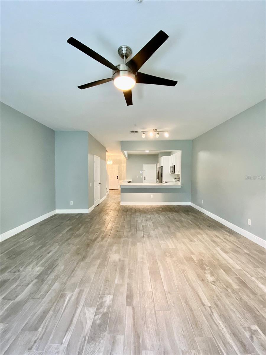 Image 7 of 19 For 6396 Daysbrook Drive 102