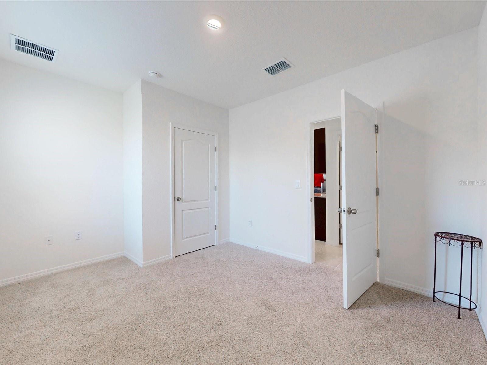 Image 17 of 43 For 931 Waterfall Boulevard