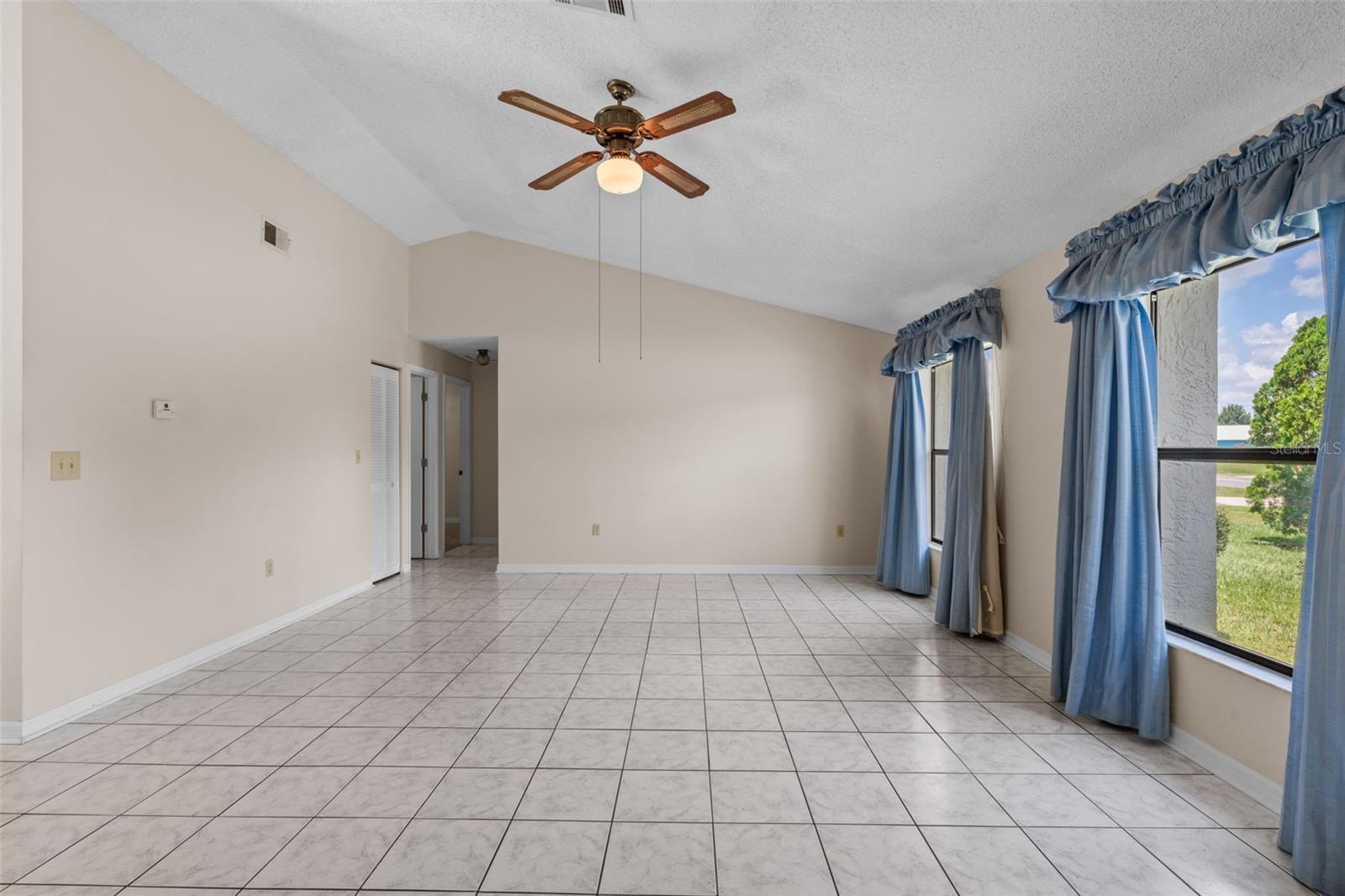 Image 14 of 23 For 3395 Pineridge Circle