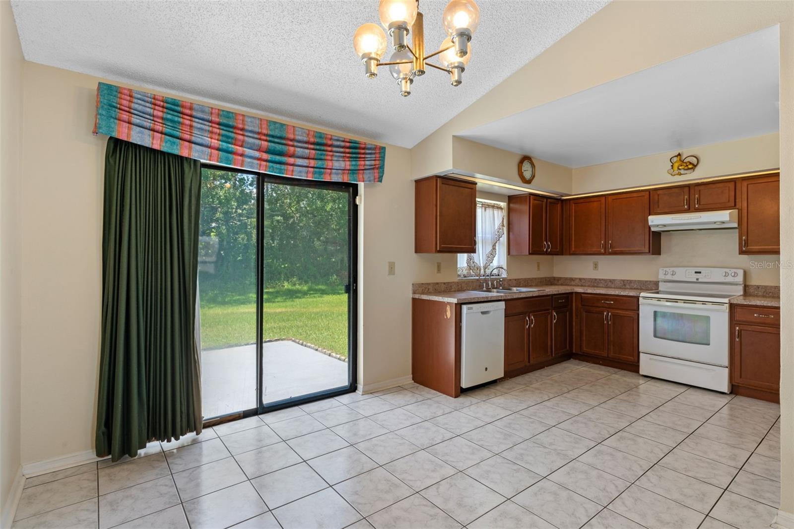 Image 15 of 23 For 3395 Pineridge Circle