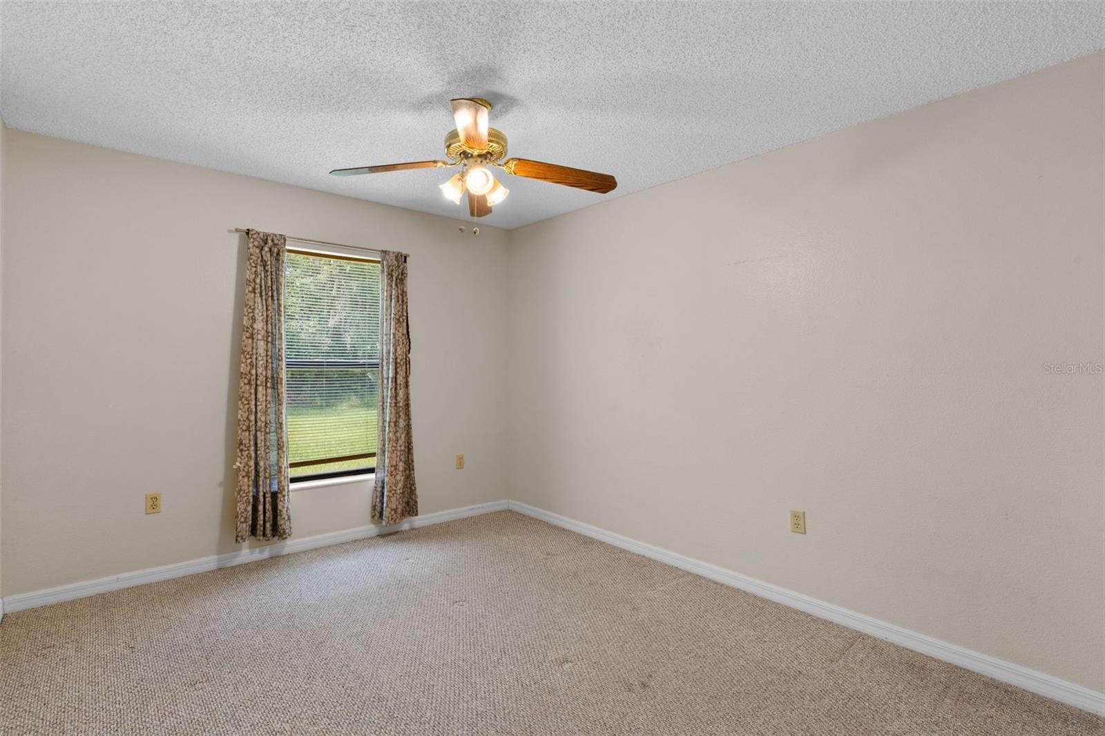 Image 19 of 23 For 3395 Pineridge Circle