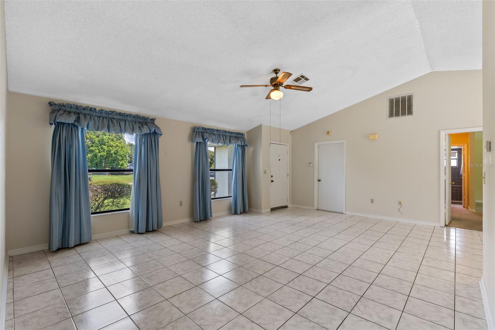Image 5 of 23 For 3395 Pineridge Circle