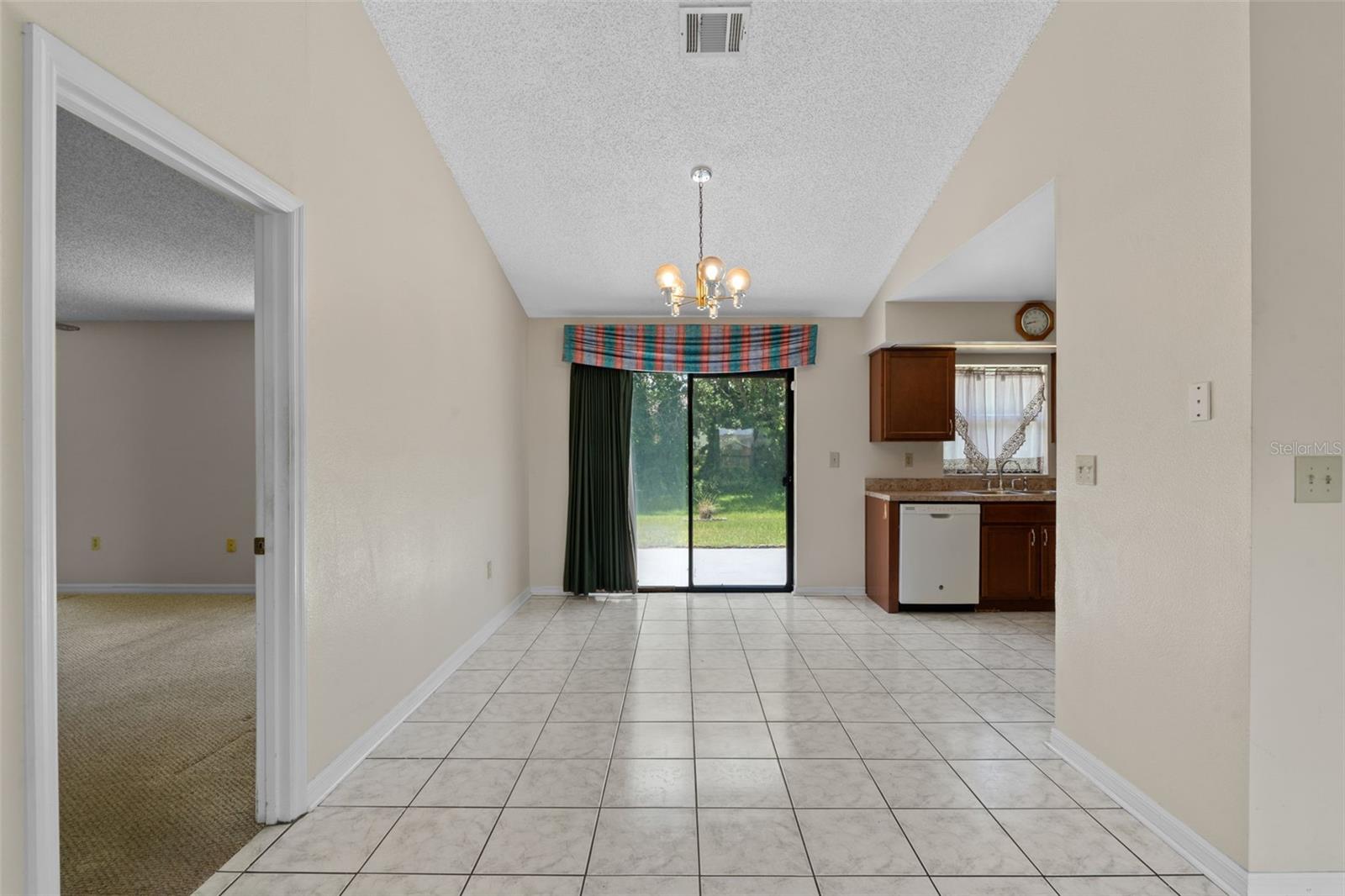 Image 6 of 23 For 3395 Pineridge Circle
