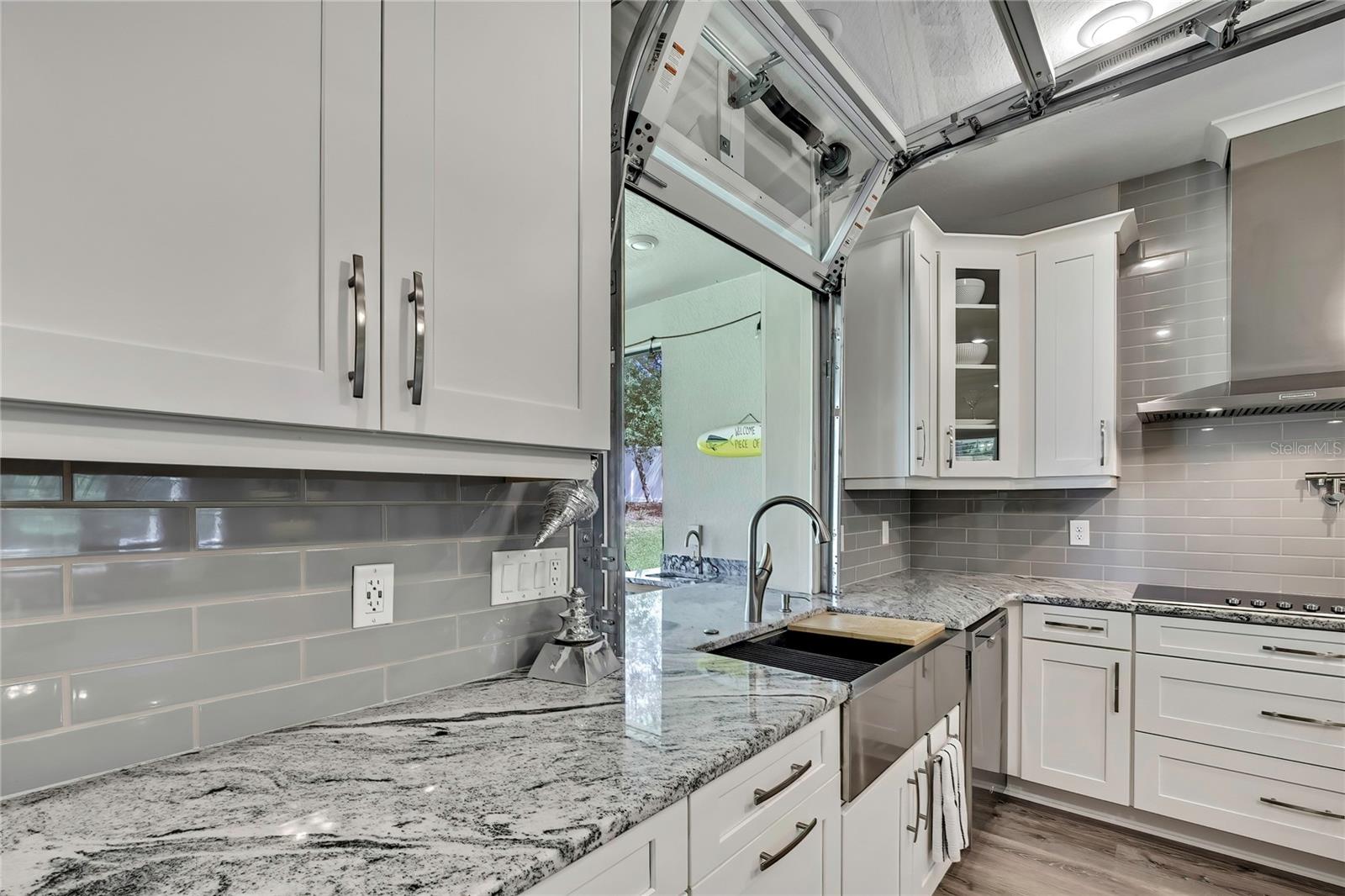 Listing photo id 10 for 9202 Satinwood Terrace