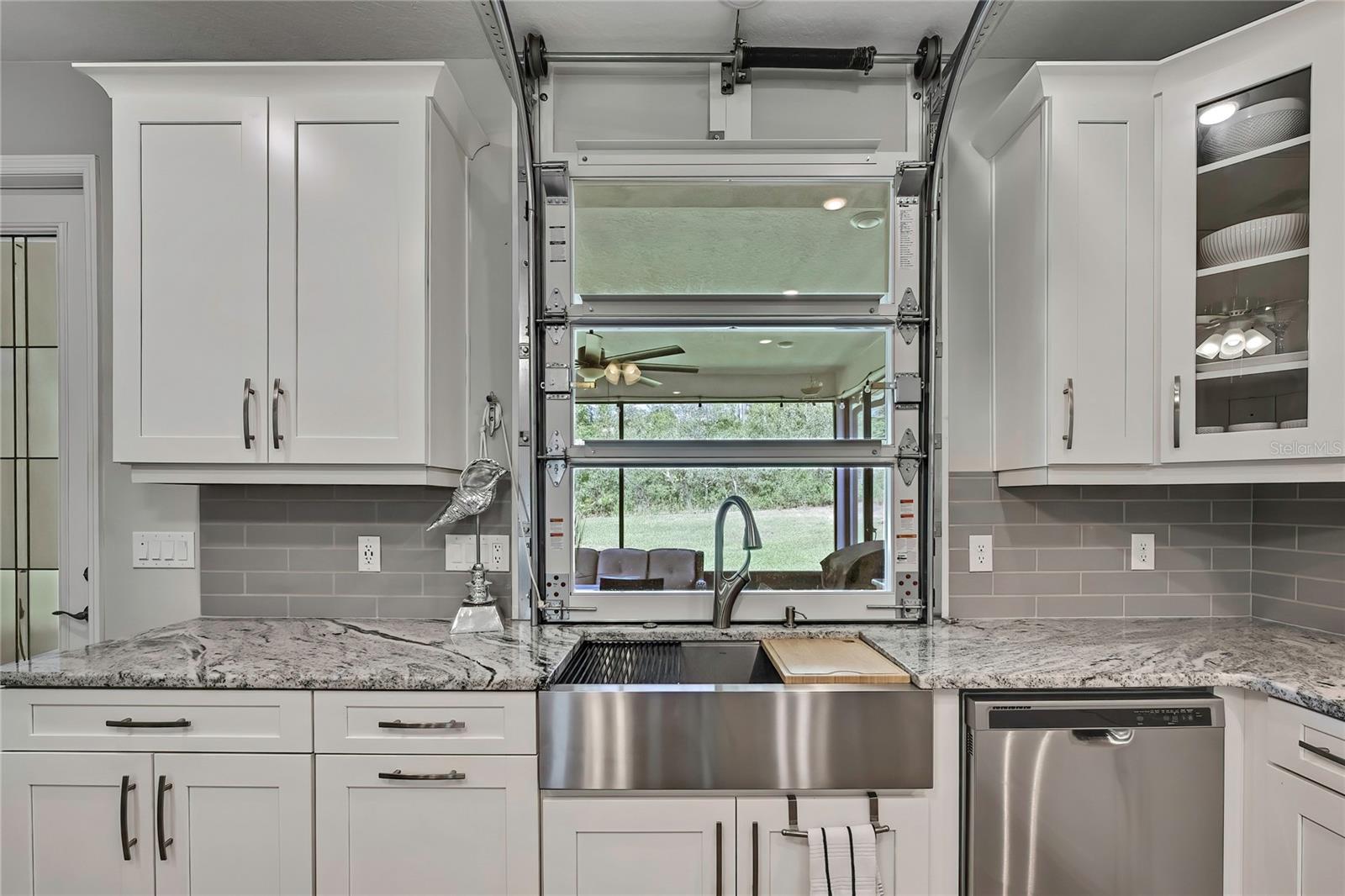 Listing photo id 12 for 9202 Satinwood Terrace