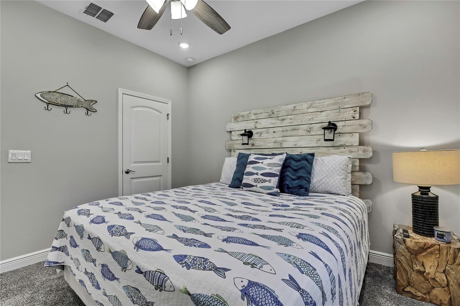 Listing photo id 28 for 9202 Satinwood Terrace