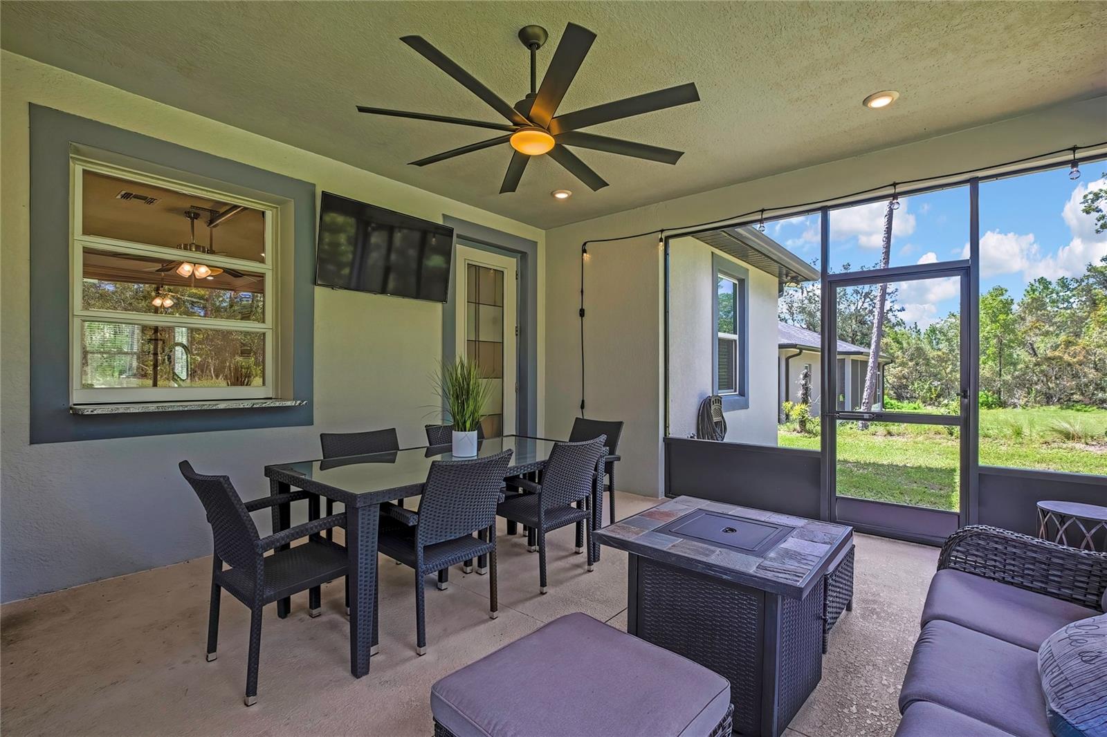 Listing photo id 31 for 9202 Satinwood Terrace