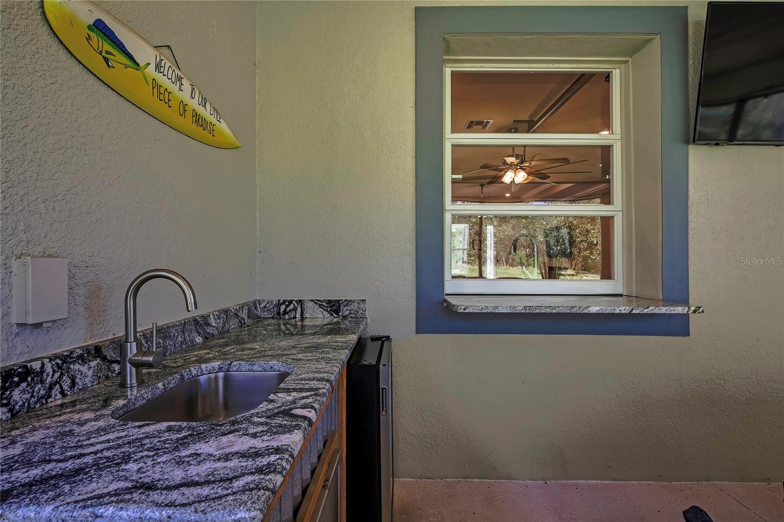 Listing photo id 32 for 9202 Satinwood Terrace