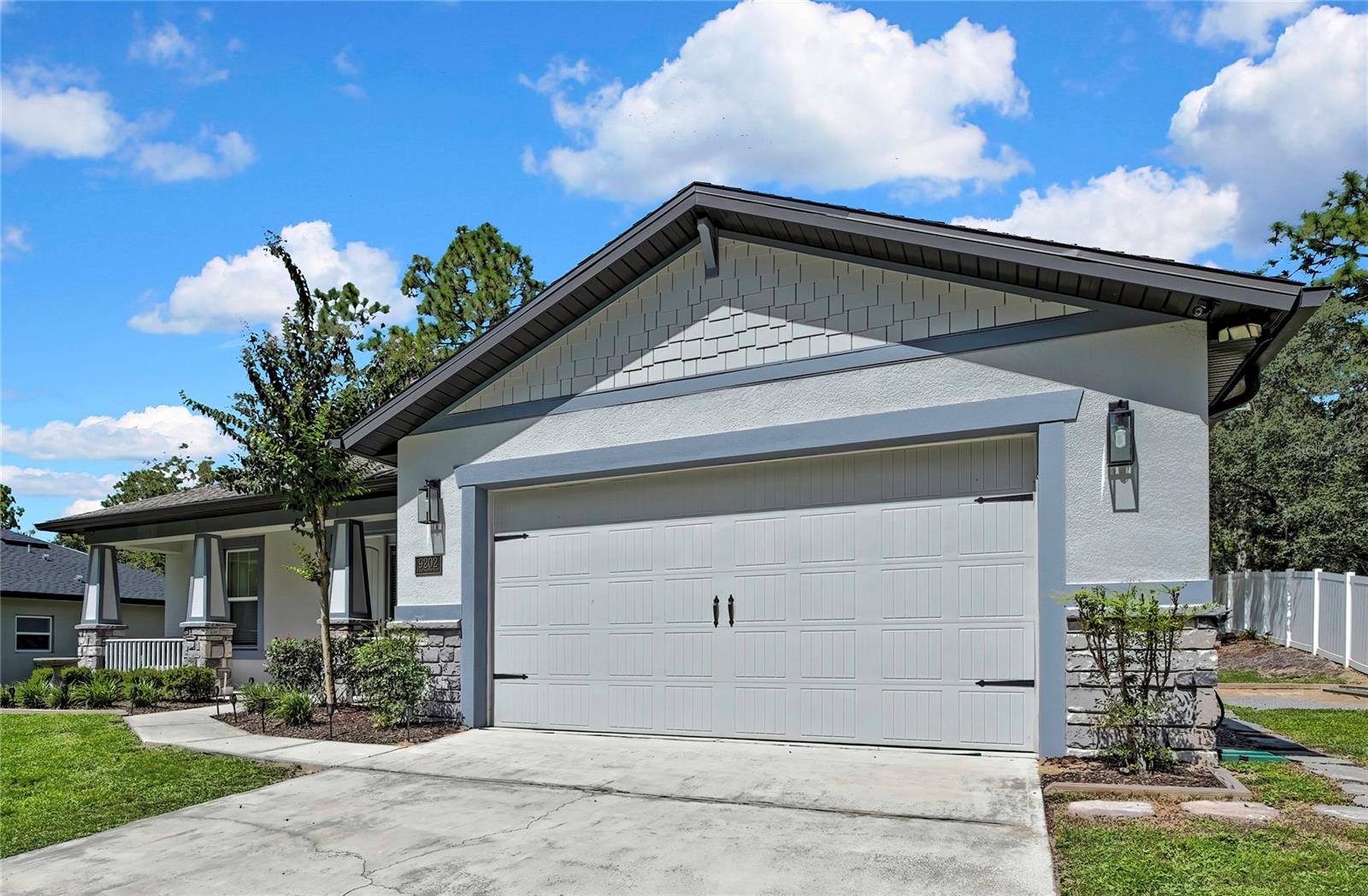 Listing photo id 37 for 9202 Satinwood Terrace