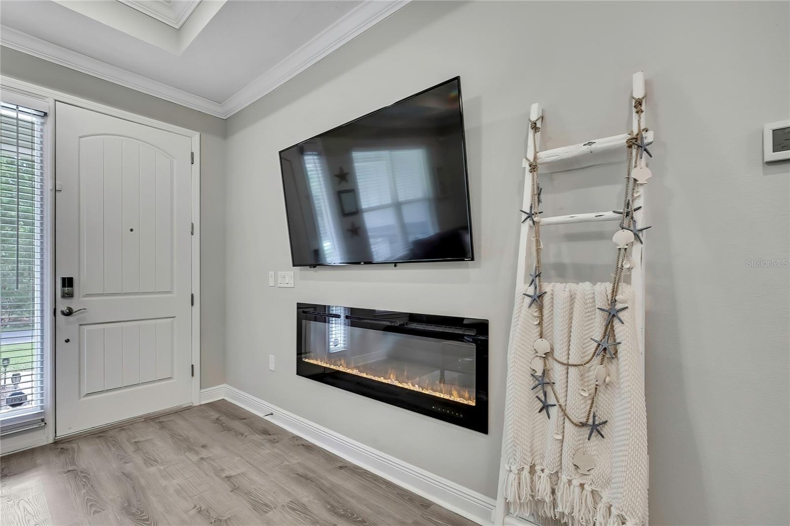Listing photo id 4 for 9202 Satinwood Terrace