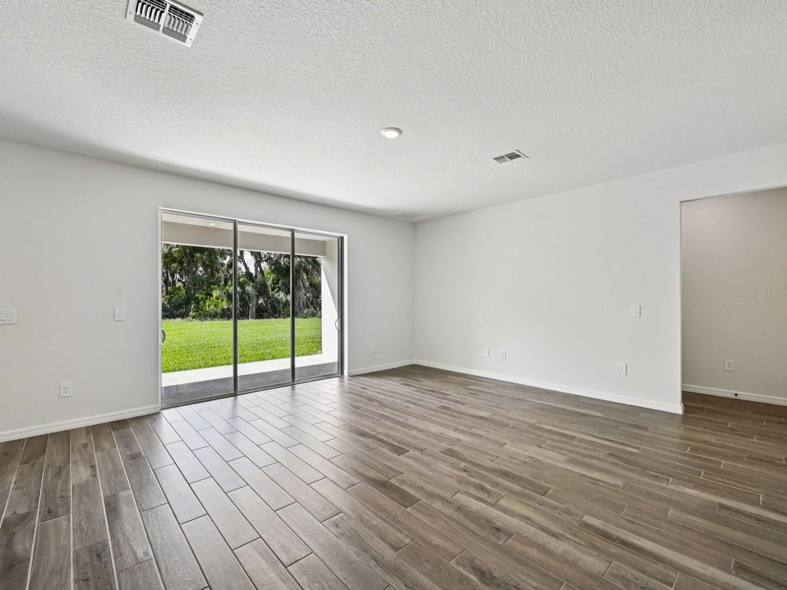 Image 21 of 33 For 11305 Bellewood Terrace