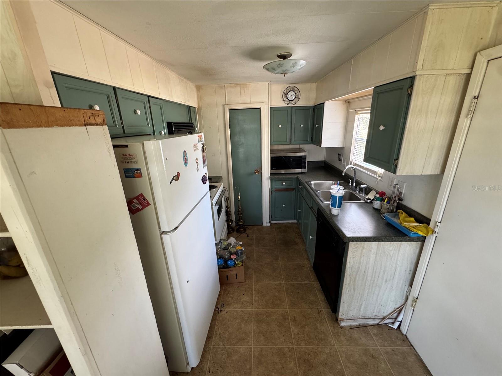 Image 3 of 14 For 5440 Pineland Avenue