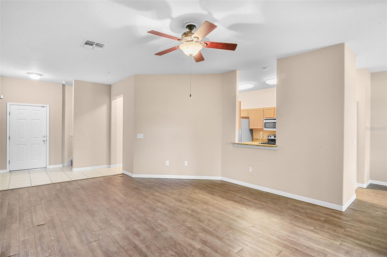 Image 3 of 26 For 1519 Priory Circle