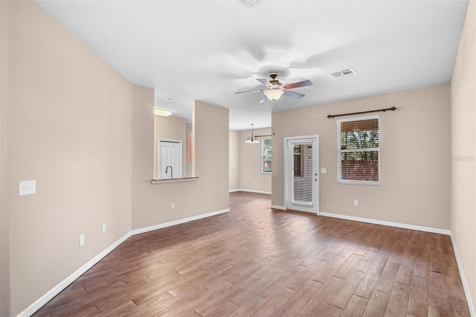 Image 5 of 26 For 1519 Priory Circle