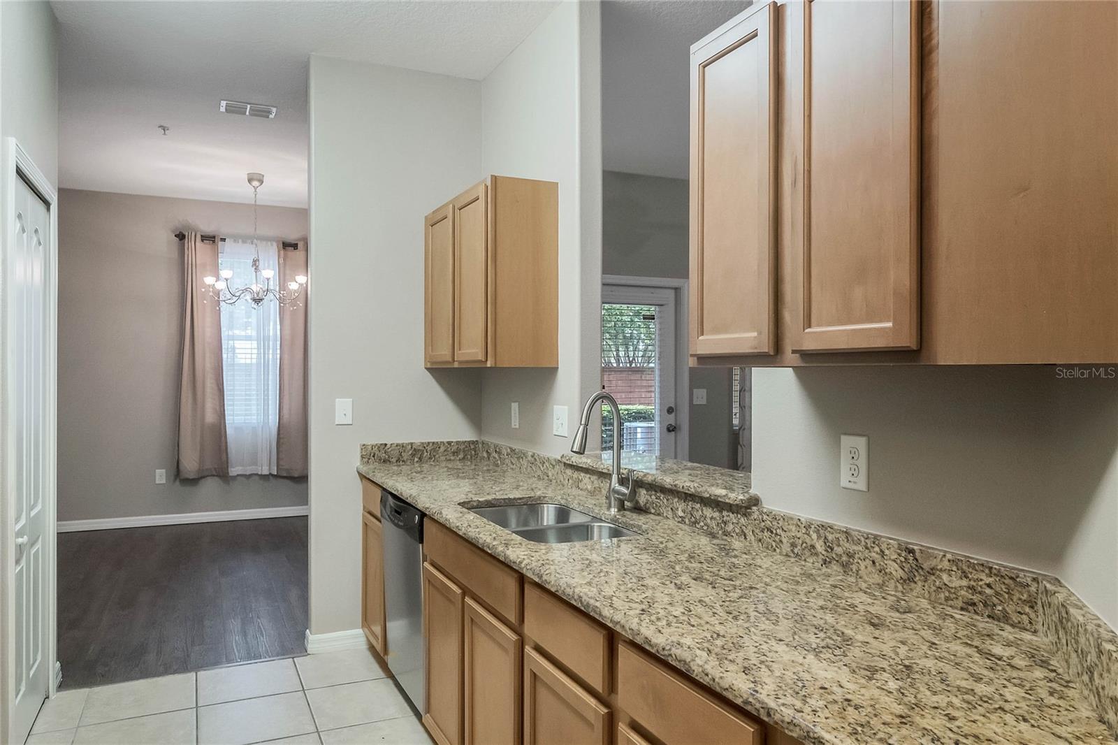 Image 7 of 26 For 1519 Priory Circle