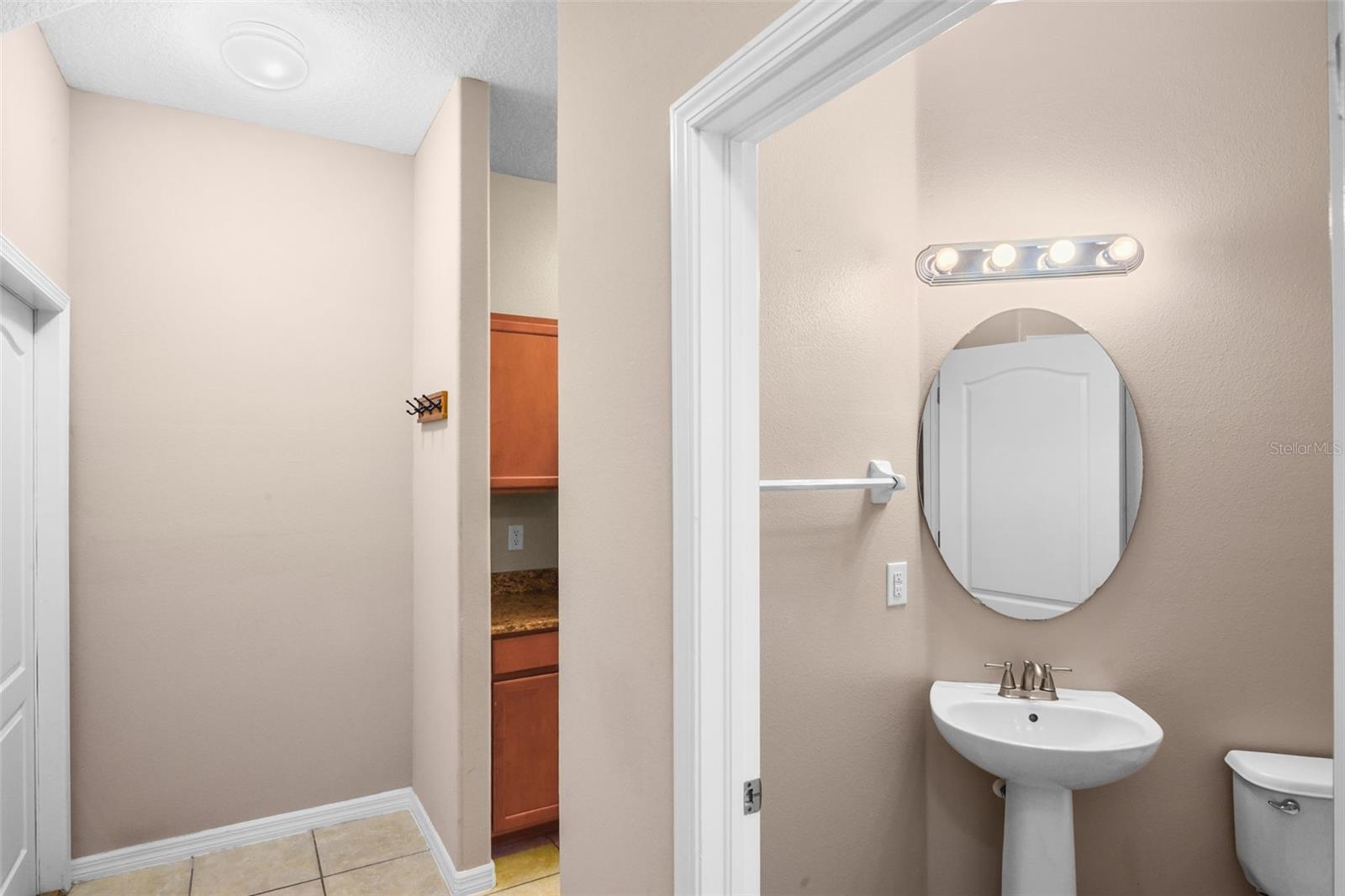 Image 9 of 26 For 1519 Priory Circle