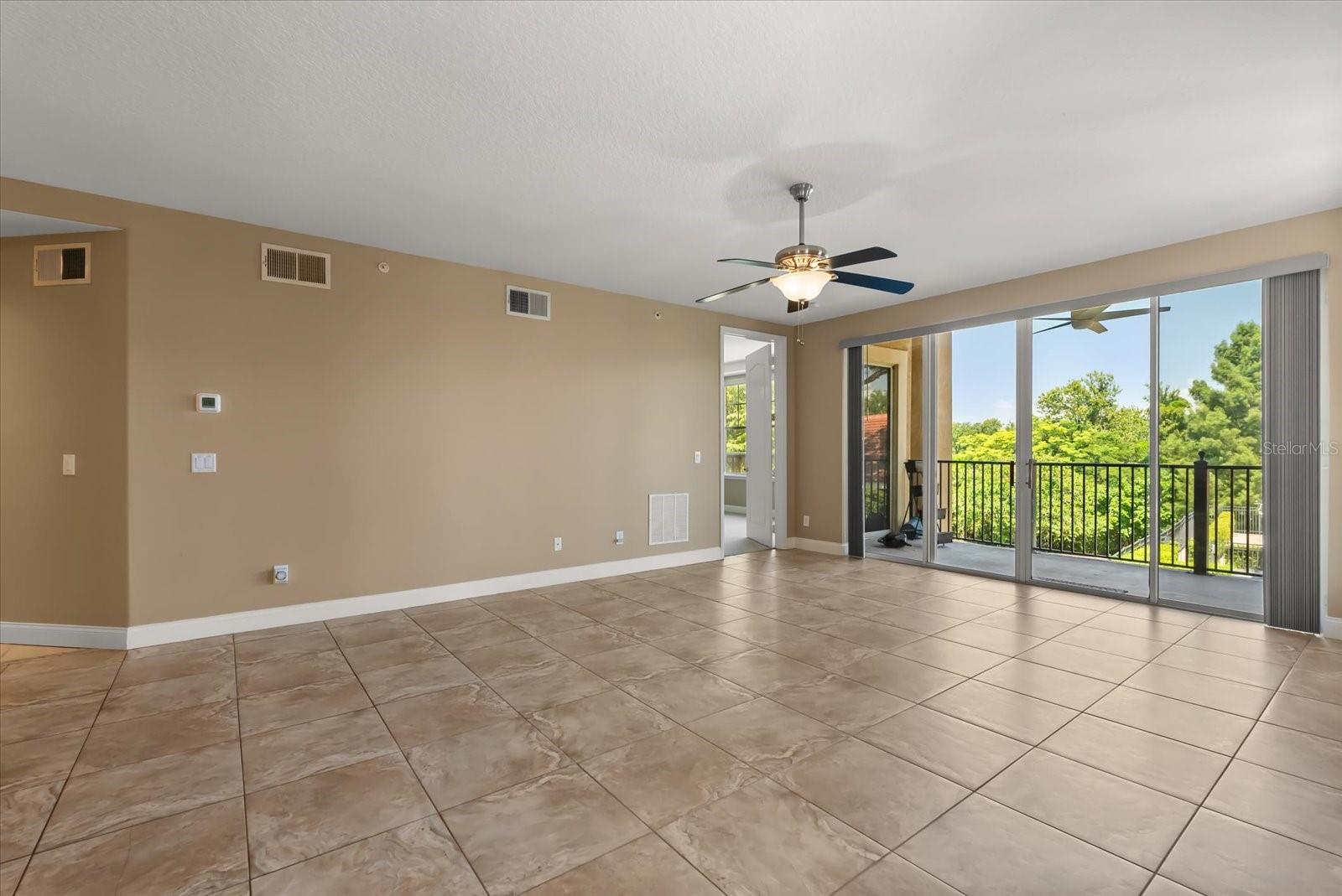 Image 13 of 42 For 913 Lotus Vista Drive 101