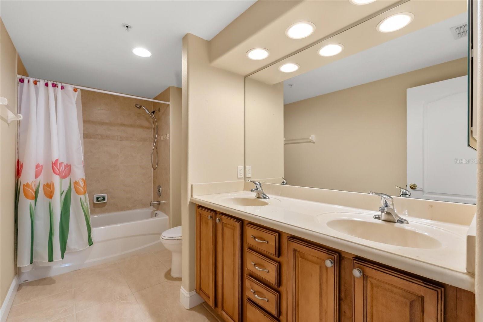Image 17 of 42 For 913 Lotus Vista Drive 101