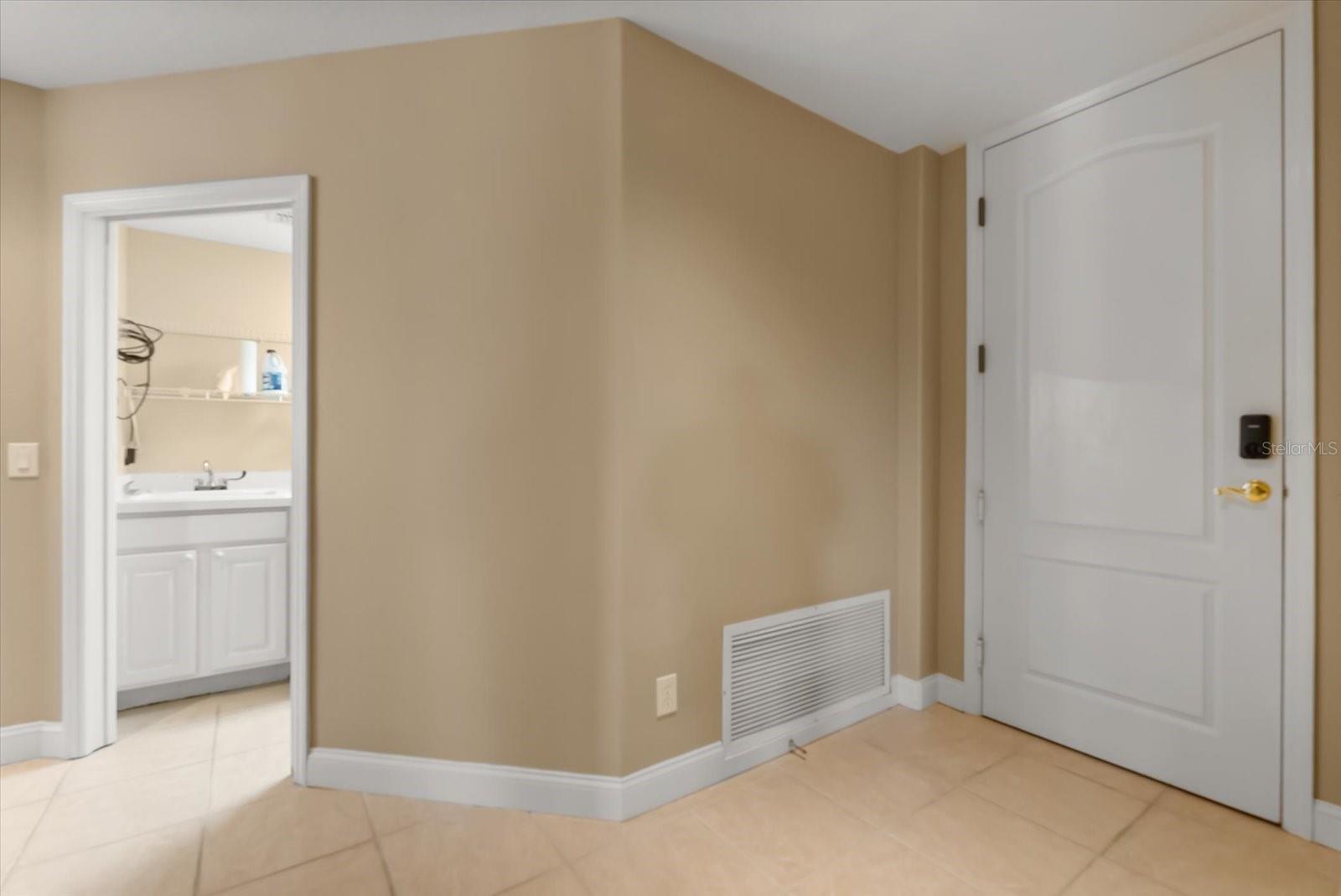 Image 30 of 42 For 913 Lotus Vista Drive 101