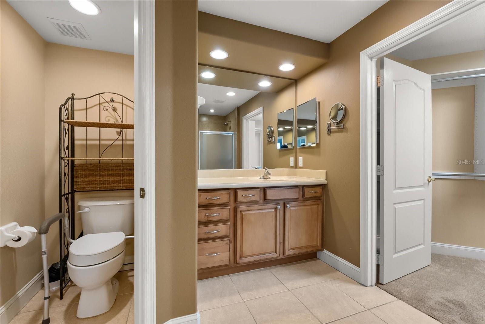 Image 8 of 42 For 913 Lotus Vista Drive 101