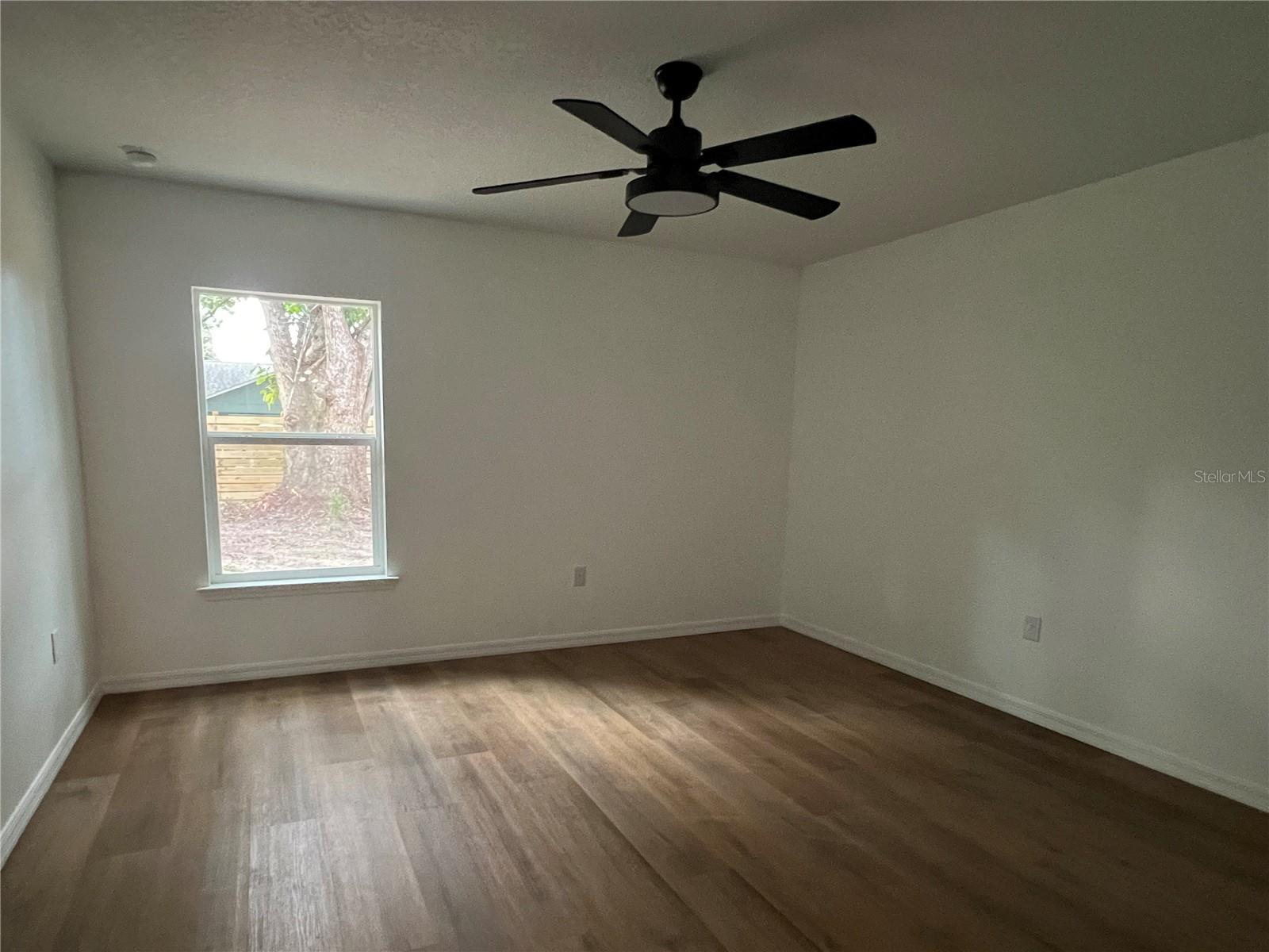 Image 18 of 23 For 1209 Jackson Avenue
