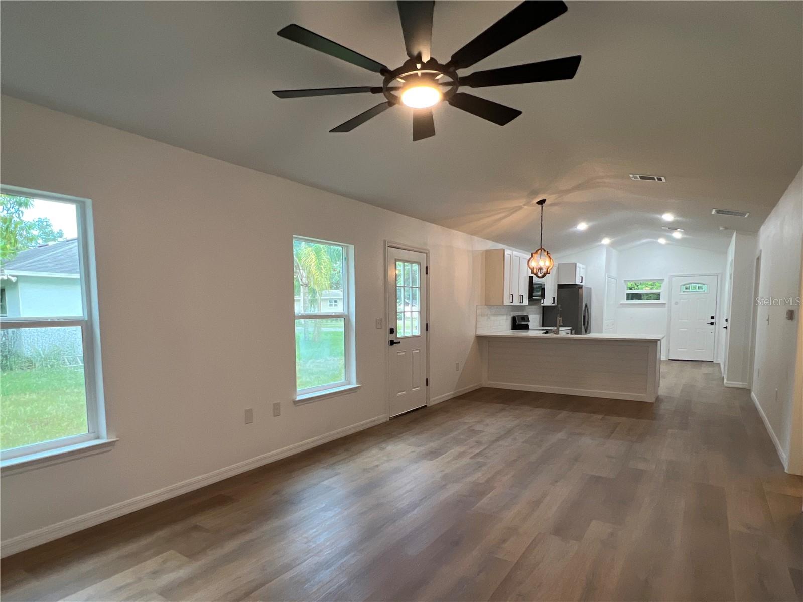 Image 5 of 23 For 1209 Jackson Avenue