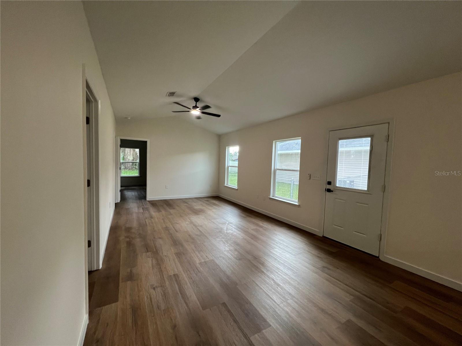 Image 6 of 23 For 1209 Jackson Avenue