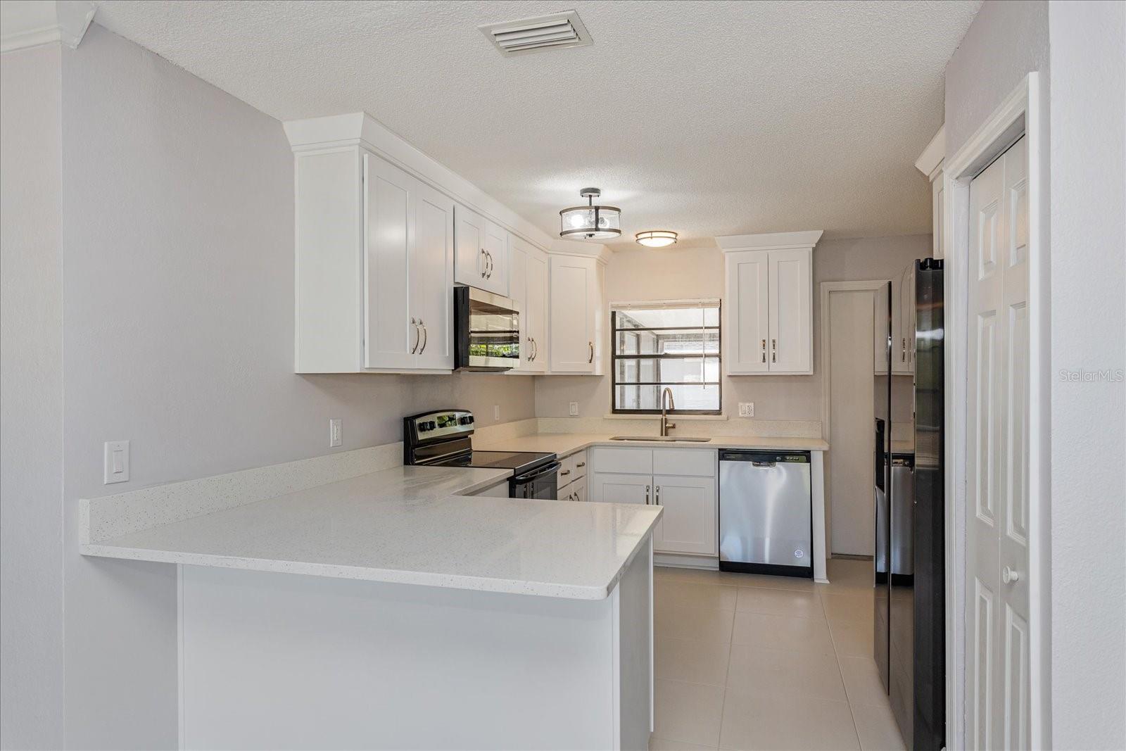 Image 10 of 26 For 915 Normandy Boulevard