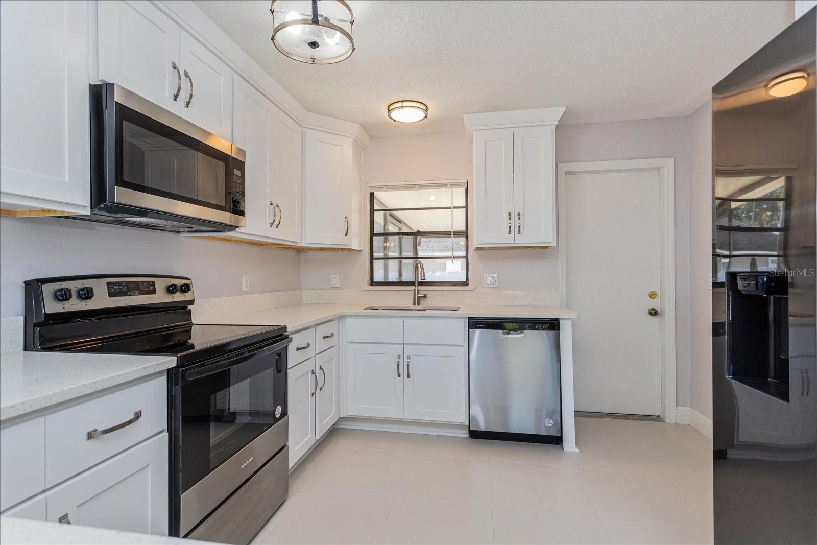 Image 11 of 26 For 915 Normandy Boulevard