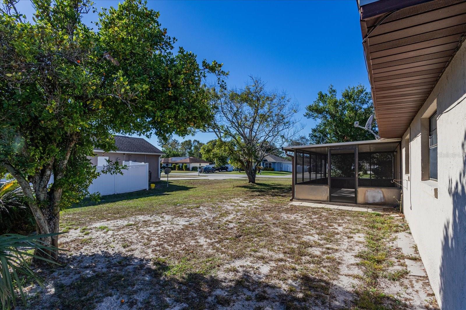 Image 18 of 26 For 915 Normandy Boulevard
