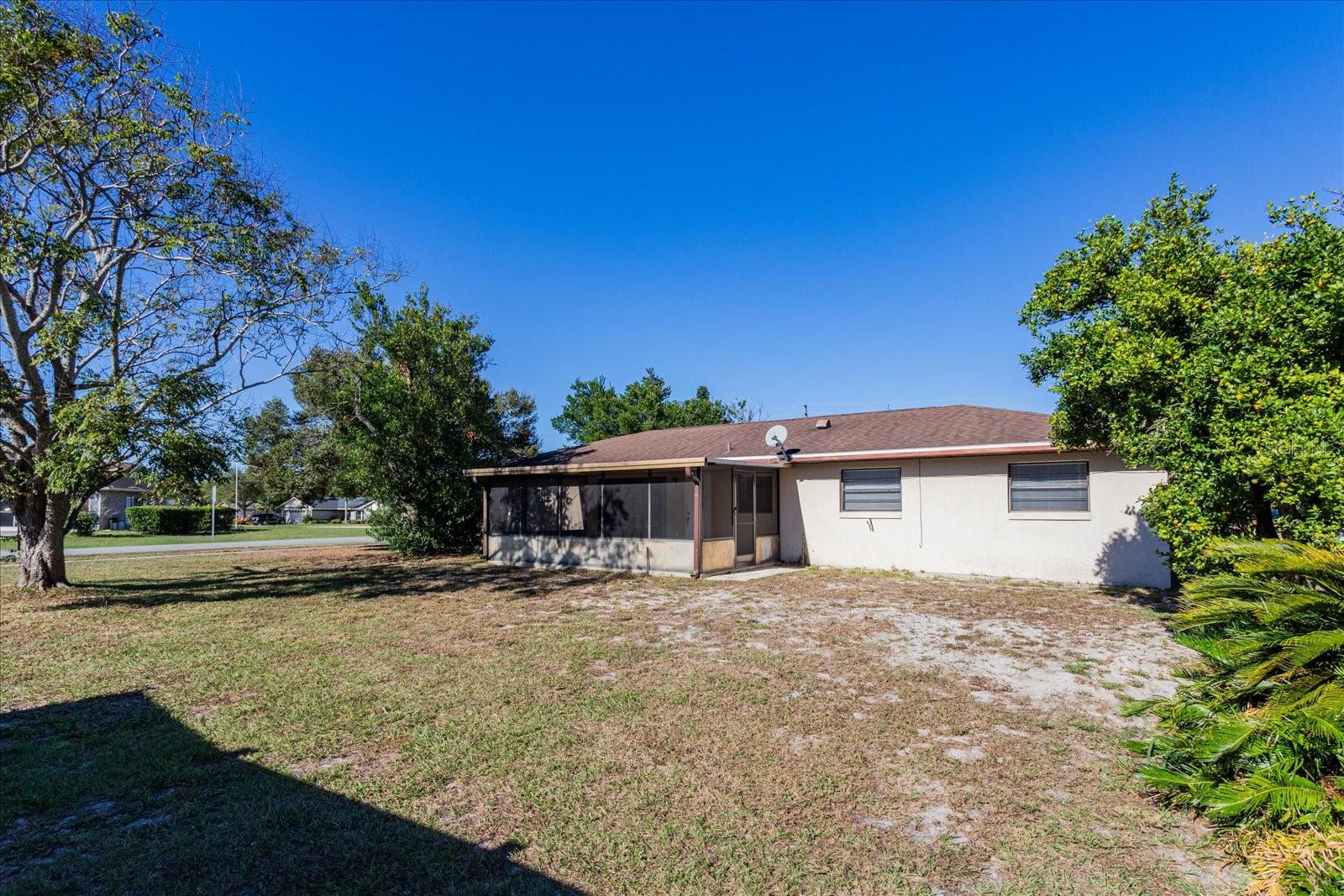 Image 19 of 26 For 915 Normandy Boulevard