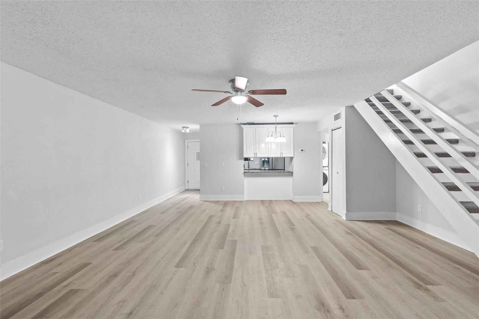 Image 10 of 33 For 11907 Dietz Drive 11907
