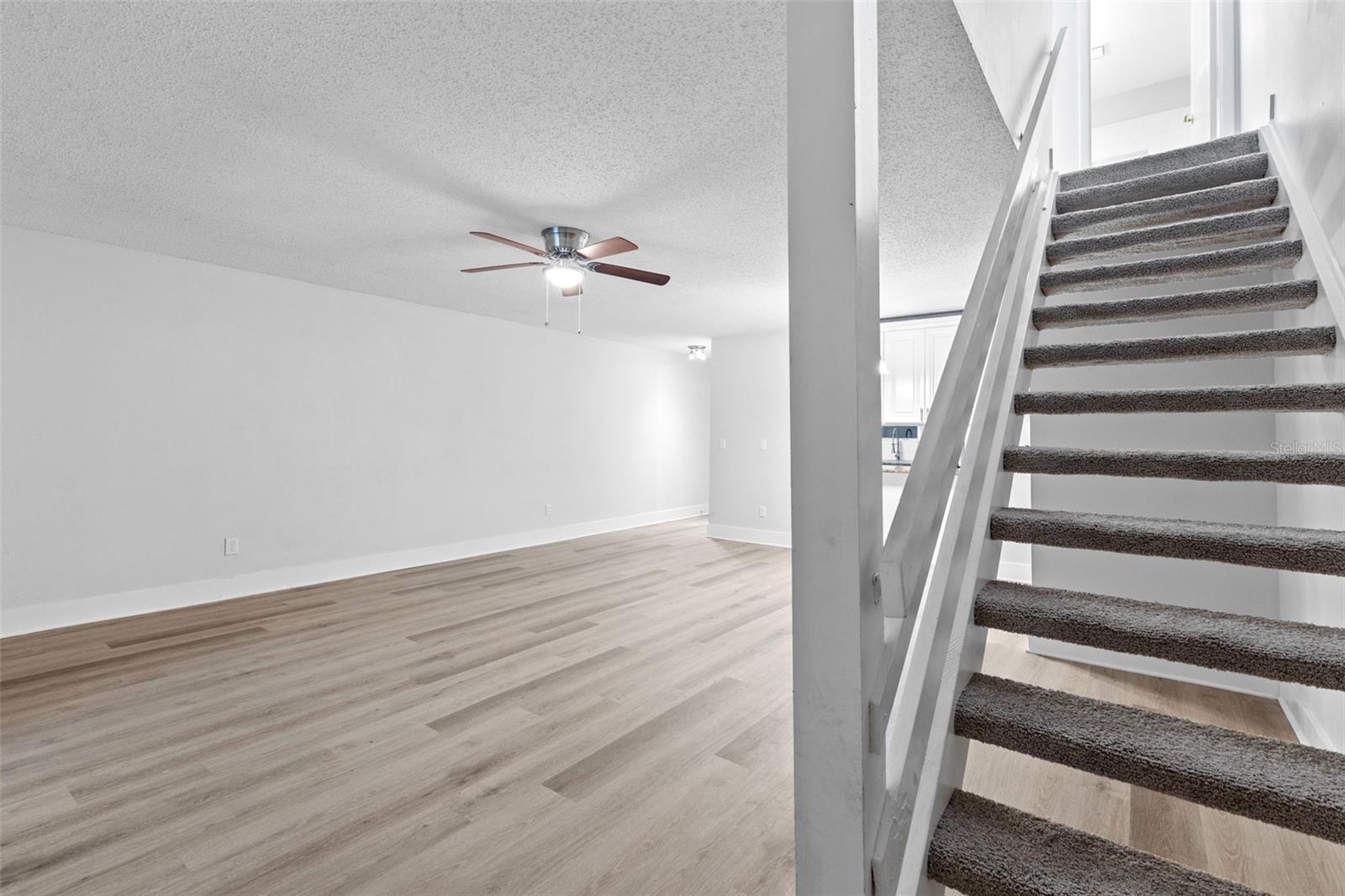 Image 15 of 33 For 11907 Dietz Drive 11907