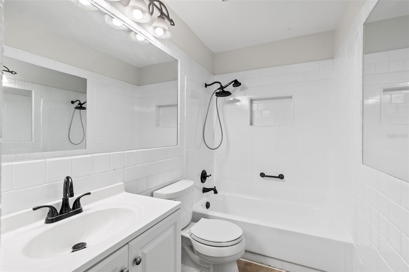Image 16 of 33 For 11907 Dietz Drive 11907