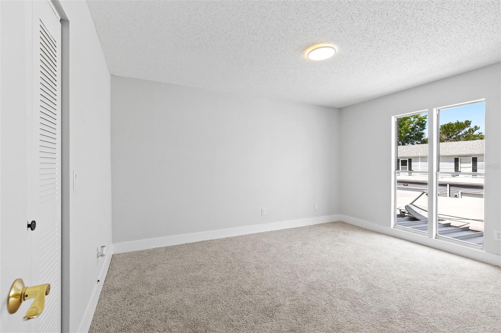 Image 17 of 33 For 11907 Dietz Drive 11907