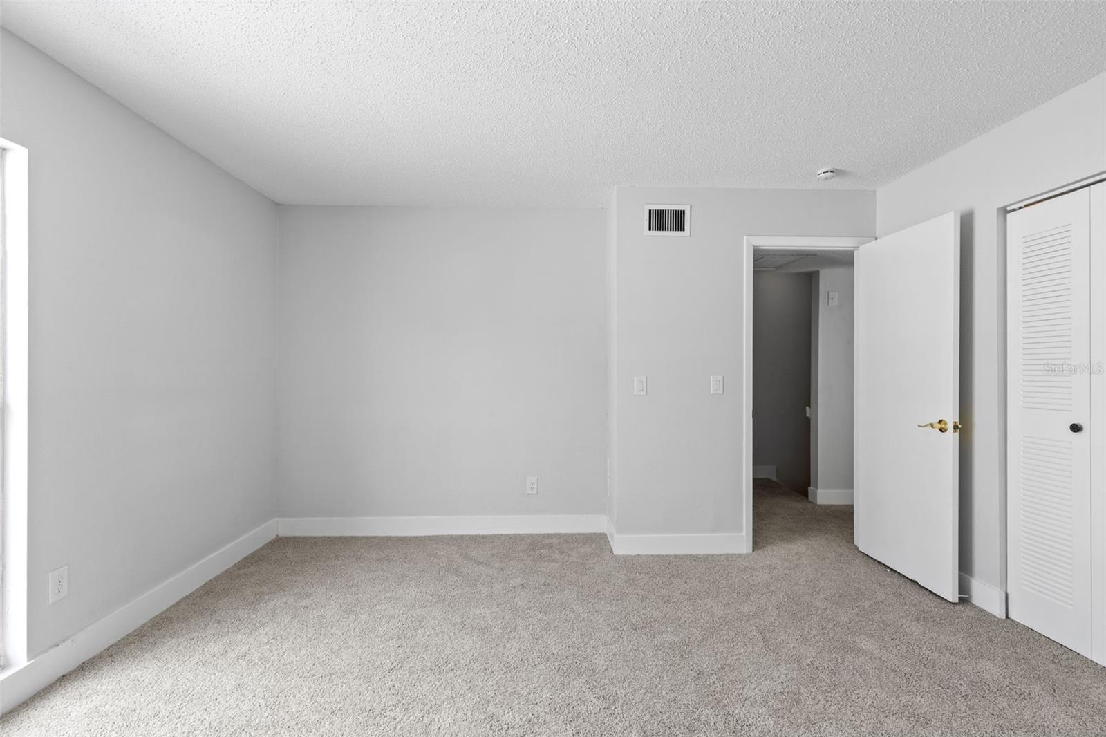 Image 18 of 33 For 11907 Dietz Drive 11907