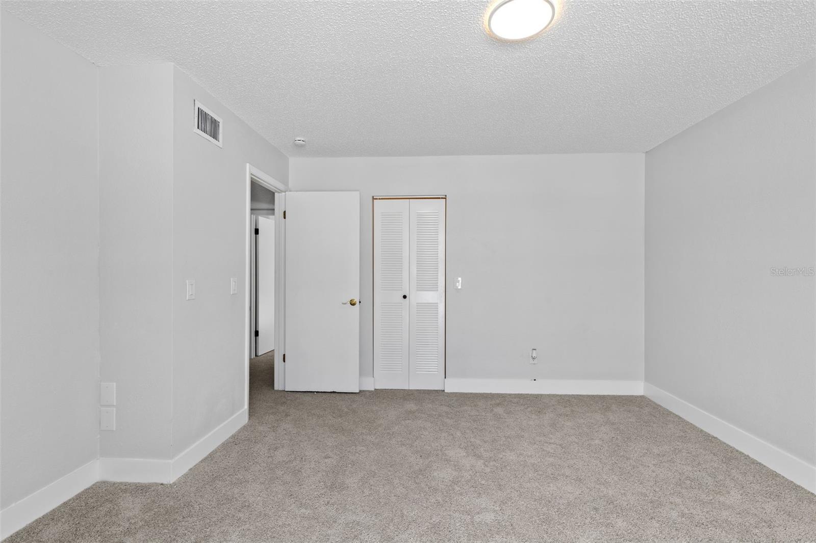 Image 19 of 33 For 11907 Dietz Drive 11907