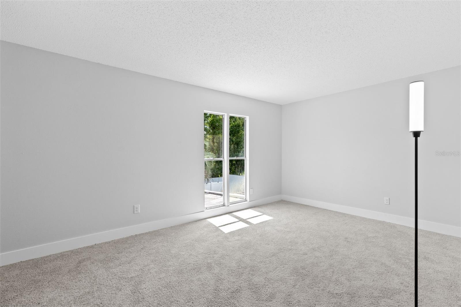 Image 21 of 33 For 11907 Dietz Drive 11907