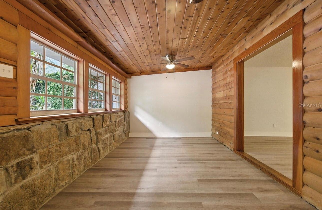 Image 24 of 33 For 11907 Dietz Drive 11907