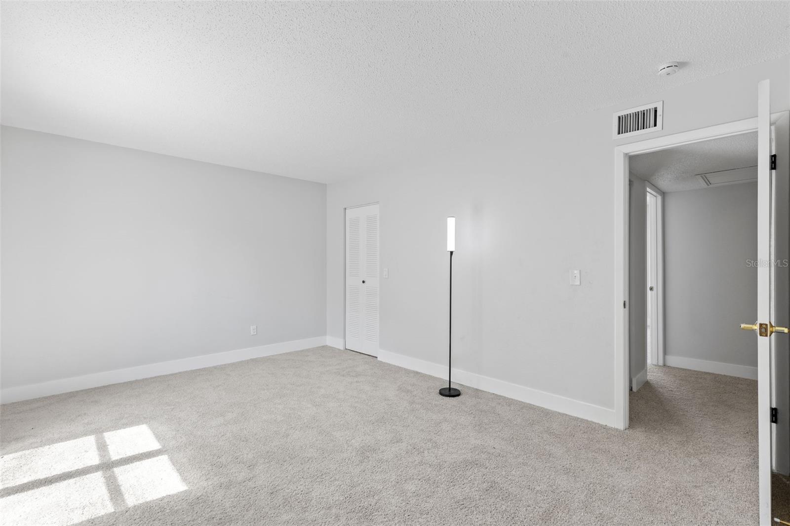 Image 27 of 33 For 11907 Dietz Drive 11907