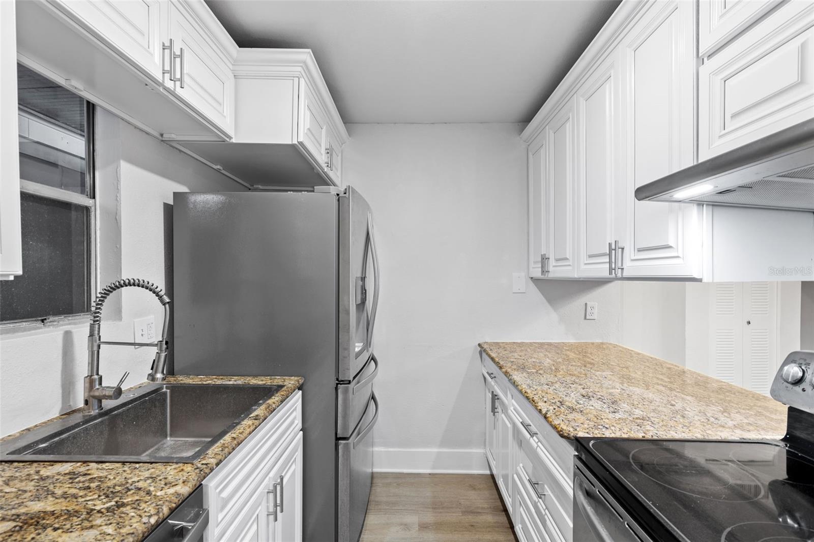 Image 3 of 33 For 11907 Dietz Drive 11907